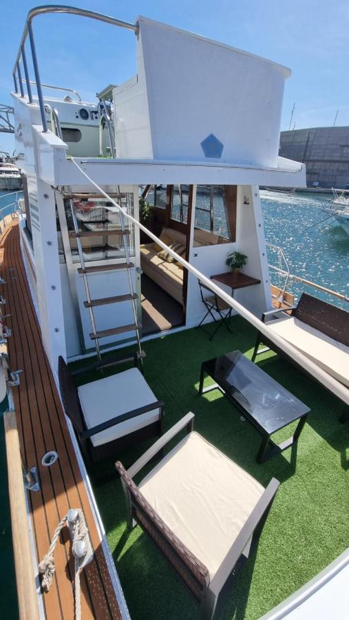 Готель Charming Boat House In Barcelona With Big Terrace And Solarium Сан-Адріа-де-Бесос Екстер'єр фото