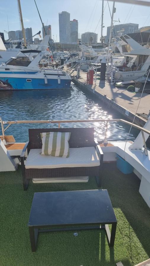 Готель Charming Boat House In Barcelona With Big Terrace And Solarium Сан-Адріа-де-Бесос Екстер'єр фото
